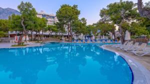 هتل Loxia Comfort Resort Kemer آنتالیا استخر و سونا